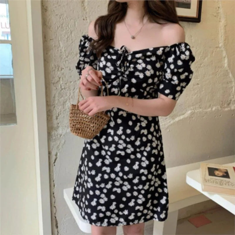 liwuka Women Black With Daisy Flower Print Bow Lacing Up Ruched Square Collar Mini Robe Holiday Summer Short Puff Sleeve Robe