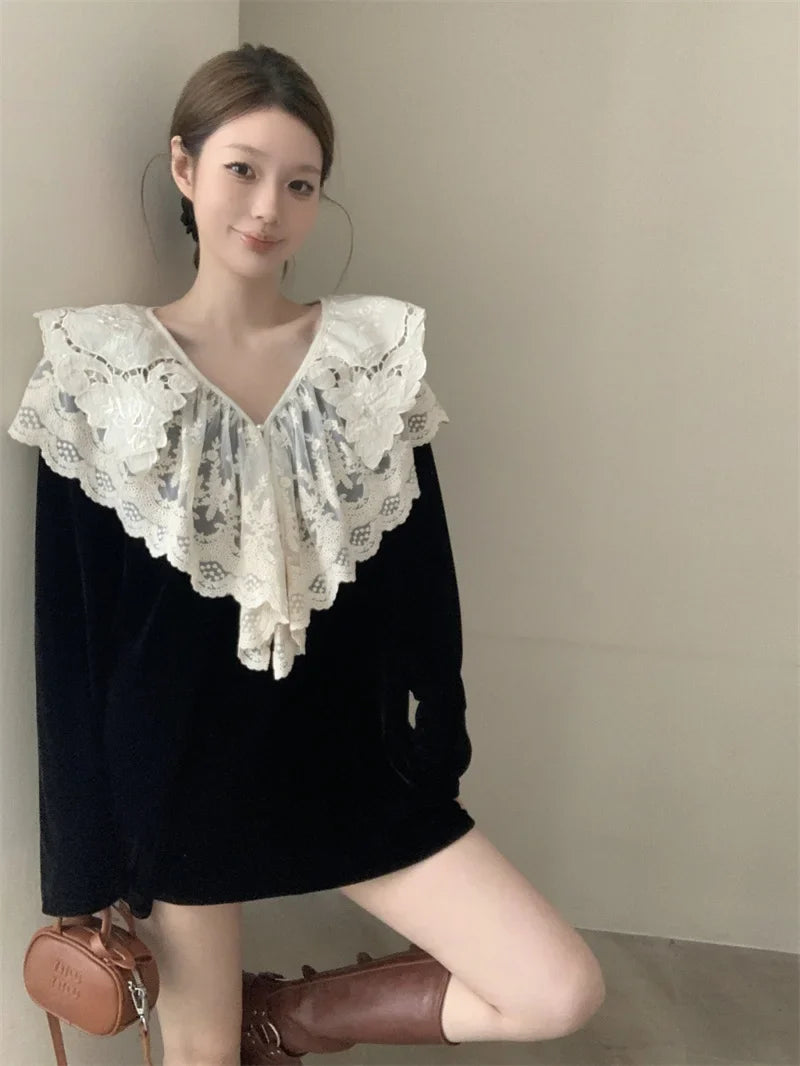 liwuka Lace Hook Flower Ruffles Velvet Shirts for Women Vintage V Neck Loose Pullover French Style Contrast Patchwork Tops