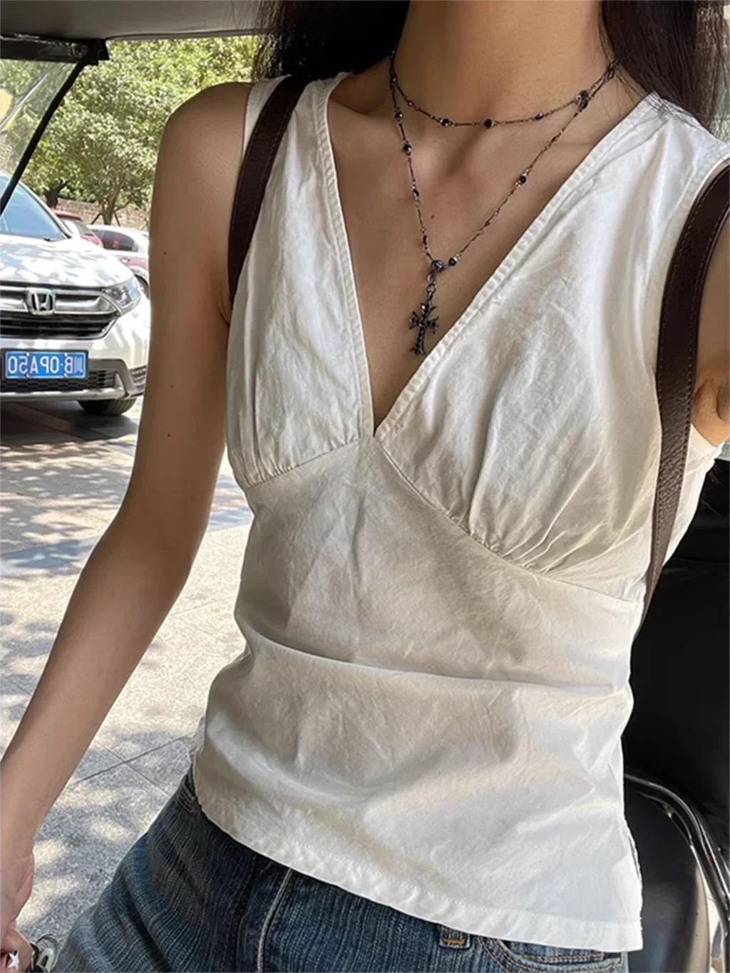 liwuka Back Lace-up Slim Tank Top Woman Clothes Sexy V-neck Sleeveless White Vest Summer Sweet Cute Preppy Style Casual Basic Crop Tops