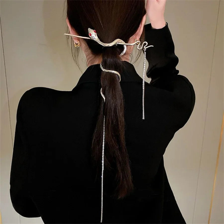 liwuka New Tassel Chain Snake Hair Claw Fashion Spider Crab Clip Elegant Shark Clip Barrette Headdress Hairpin Women Hair Accessories