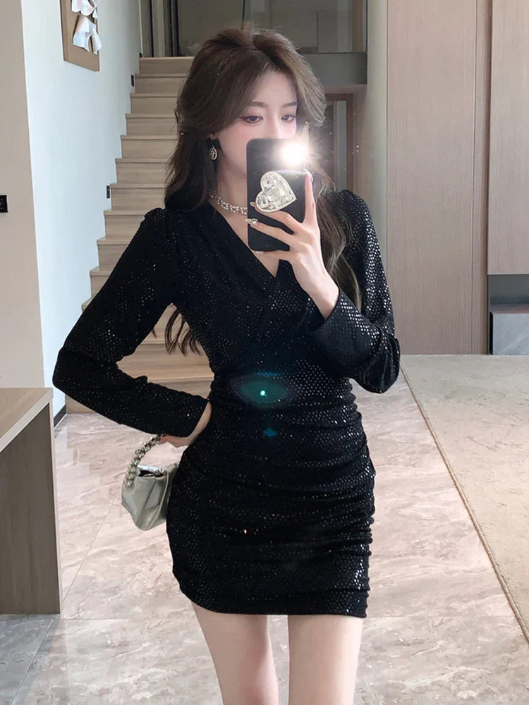 liwuka Vintage Black Hepburn Style Sequin Dress 2024 Autumn Winter Elegant Bodycon Party Night Dress Women V-neck Sexy Club Mini Dress