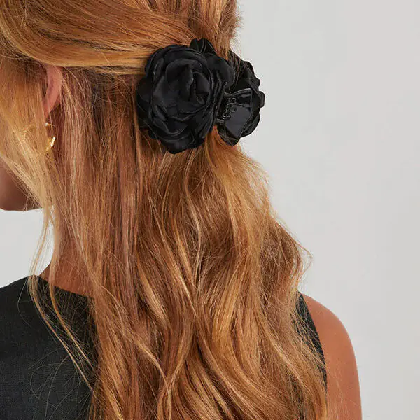 PETALS OF BEAUTY ROSETTE CLAW CLIP