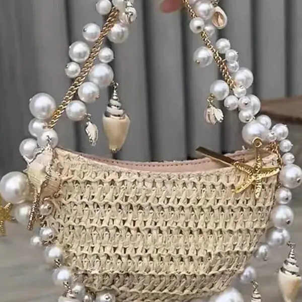 Versatile Pearl Conch Handbag