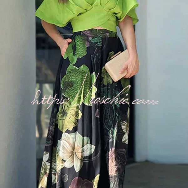 Stylish V-neck Loose Crop Top and Floral Print Pocket Maxi Skirt Set