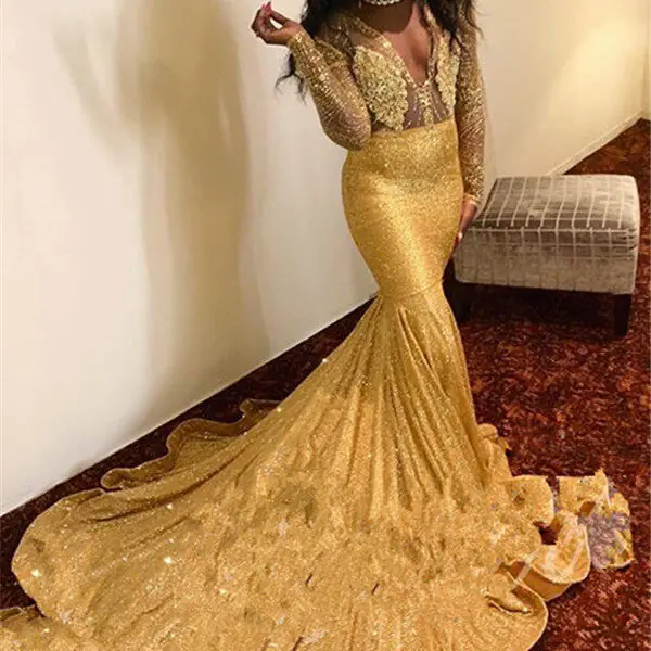 Sparkling Appliques Fit and Flare Prom Dresses Alluring Chic V-neck Gold Long Sleeves Evening Gowns