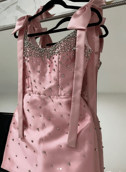 Cute Pink Square Neck Satin Beaded Short Birthday Outfits Strapless Homecoming Dress With Bow S399