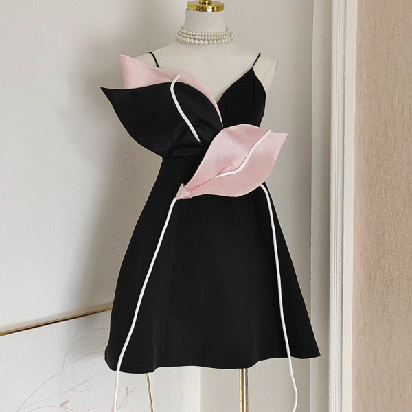 Cute A line Spaghetti Straps Black Satin Short Homecoming Dresses Birthday Outfits SD363