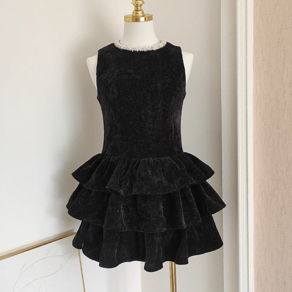 Sexy A Line Scoop Ruffles Vacation Dresses Short Black Birthday Outfits SD334