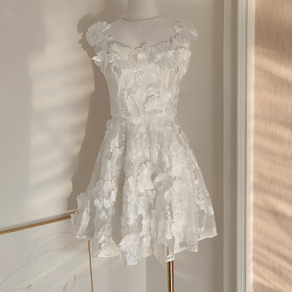 Cute A line Straps Sleeveless Floral White Party Dress Short Holiday Dresses SD338